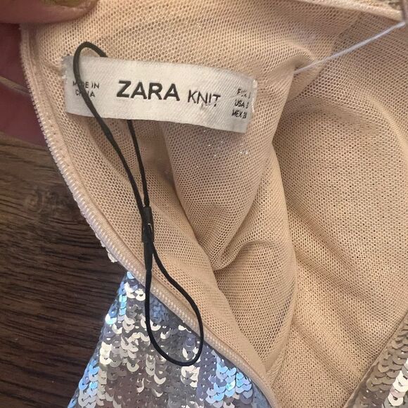 Zara. knit Swquined back 1-4 zip Dress Blouse. Special occasion. Silver. Size S - Picture 4 of 7